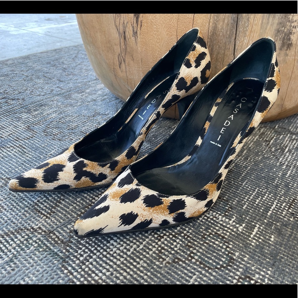 Gorgeous CASADEI Leopard Pumps size 10, great condition only stuffing on sole.